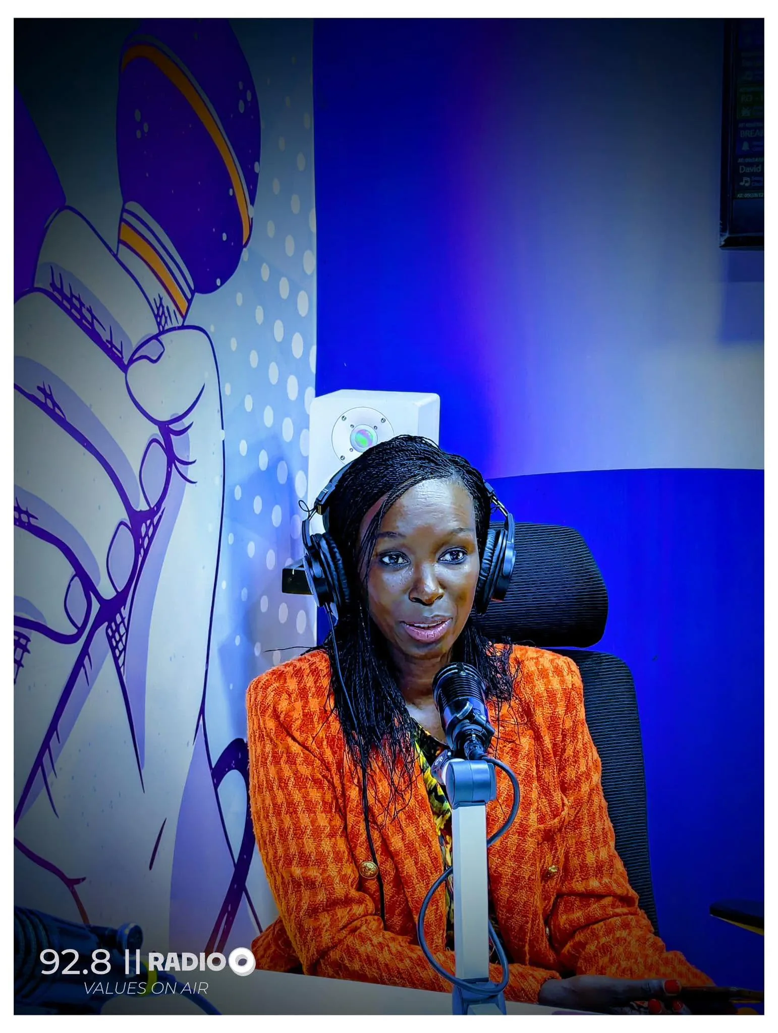 Rosine lors d’une interview radio